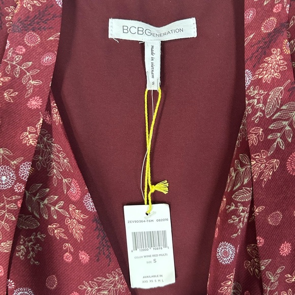 BCBG  Women’s Wine Multi Romper Shorts. Beach Summer Boho Size Small - Picture 2 of 6